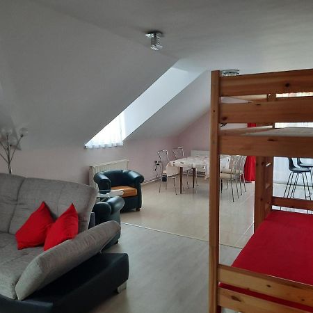 Fitt Apartman Lenti Exteriér fotografie